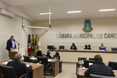 Homenagem Escola Governador Walter Peracchi de Barcellos